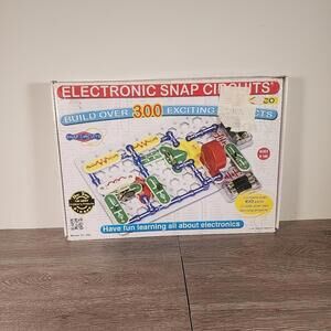 Snap Circuits Kit SC300 300 Projects Elenco Electronics 2016 STEM Learning NEW